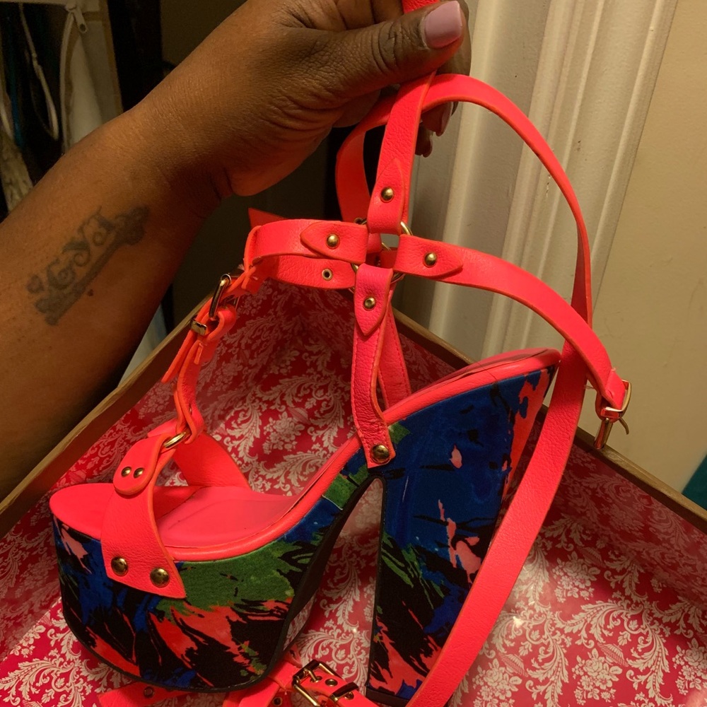 Privileged Platform Heel